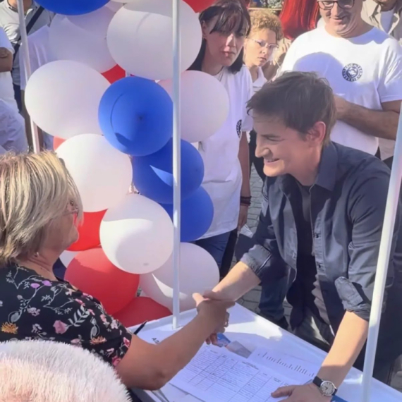 Brnabić u Vršcu: "Došla sam kako bih pozvala ljude da 25. oktobra izaberu ljubav umesto mržnje" VIDEO