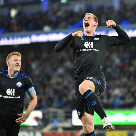 Hofenhajm u krizi, Paderborn je to iskoristio