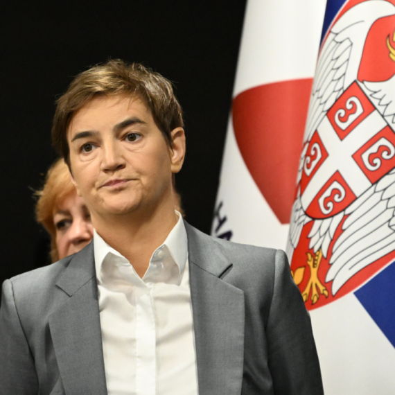 Brnabić "uništila" Stefana Simića: "Dosta prevara – reči Srdanovića o novinarki RTS-a su vaša politika"
