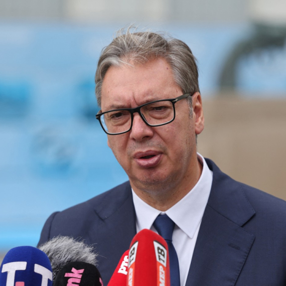 Vučić: "Kampanja koju blokaderi vode protiv žena u Srbiji je jeziva i nedopustiva. Žene neka ne brinu" VIDEO