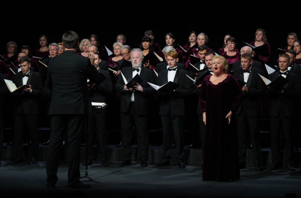 Ruski hor Glinka održao koncert u Narodnom pozorištu