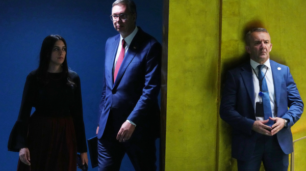Vučić poslao poruku iz Njujorka: "Stvarno mislite da vas se neko plaši?"; "Da nam pevate 'Za dom spremni'?"