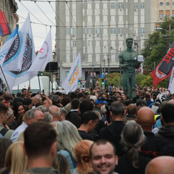Plenumaši traže glasove preko Drine; Blokaderi prvo vređali Srbe iz Srpske, a sad ih mole da glasaju za njih
