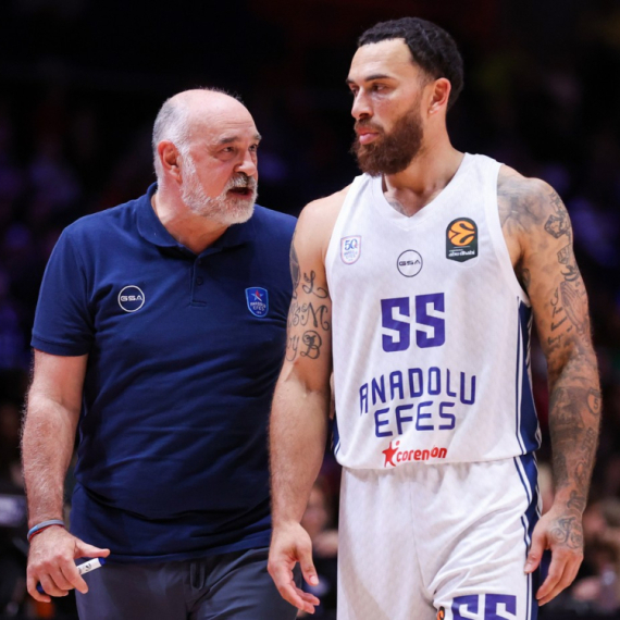 Efes u strahu zbog Majka Džejmsa
