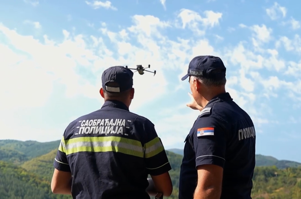 Dronovi stižu na puteve širom Srbije! Policija će iz vazduha otkrivati opasne vozače FOTO