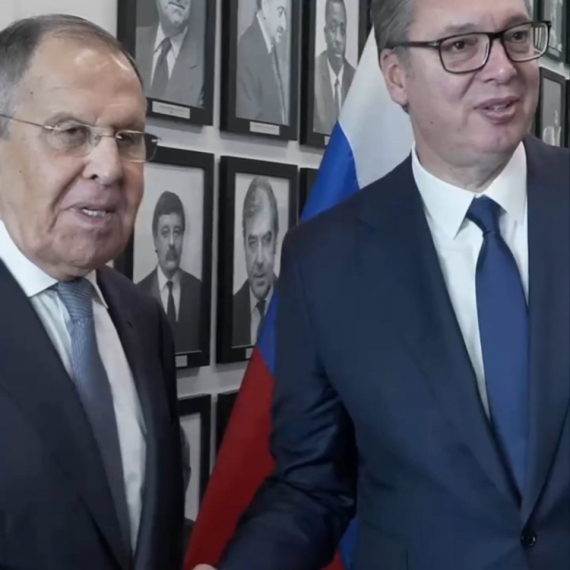 Vučić sa Lavrovom u Njujorku: "Istakao sam principijelnu poziciju Srbije koja ostaje posvećena miru" FOTO