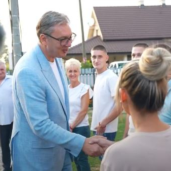 Vučić poslao snažnu poruku: "Vodim politiku isključivo u interesu naše države" VIDEO