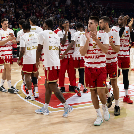 Džons dobro otvorio – "zapaljiva" atmosfera u Areni