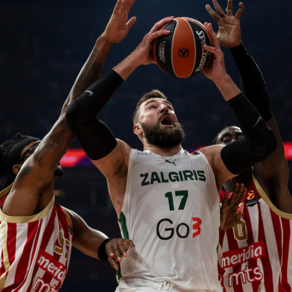 Zvezda izjednačila – Valančunas krvari!