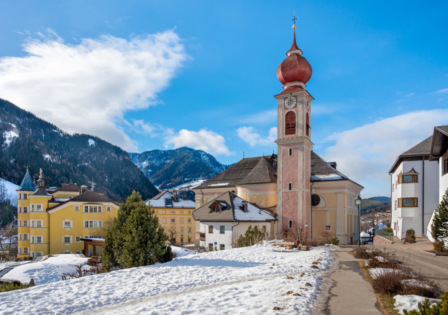 Malo planinsko selo posećuju turisti iz celog sveta: Magični pejzaži ostavljaju bez daha FOTO