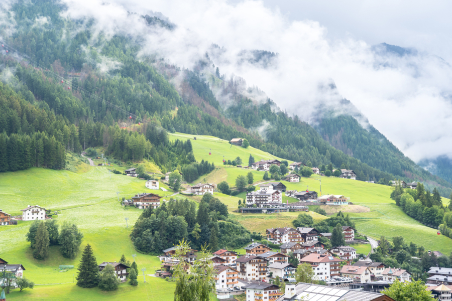 Malo planinsko selo posećuju turisti iz celog sveta: Magični pejzaži ostavljaju bez daha FOTO