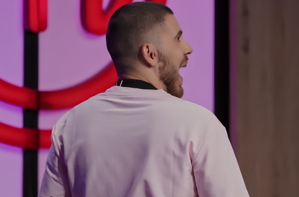 Pikaso Aleksandar opičio kolce pa ceo studio isprskao čokoladom: Remek delo, ako me ne izbace
