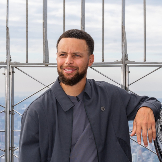 Stef Kari ispisao istoriju NBA lige: Novi ugovor i neverovatan rekord FOTO