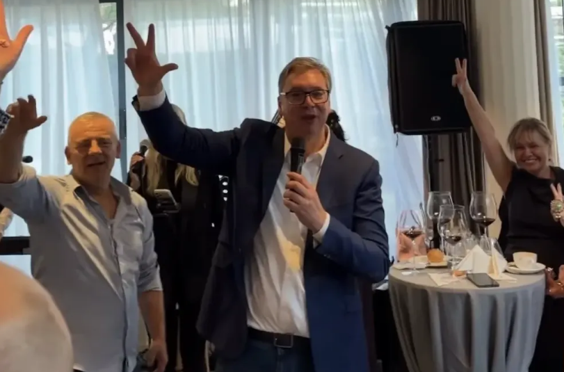 Vučić: Oni se stide srpskog pozdrava, a ja ću uvek da se ponosim; Živela Srbija VIDEO