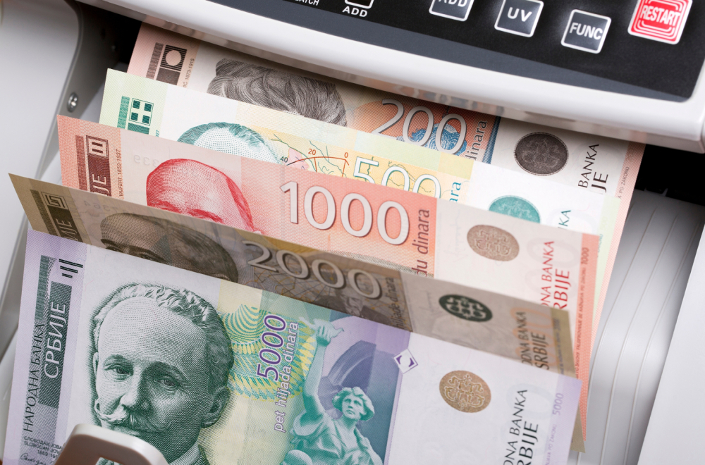 Novac, veće penzije i popusti: Šta građanima donosi paket od 980,6 miliona evra?