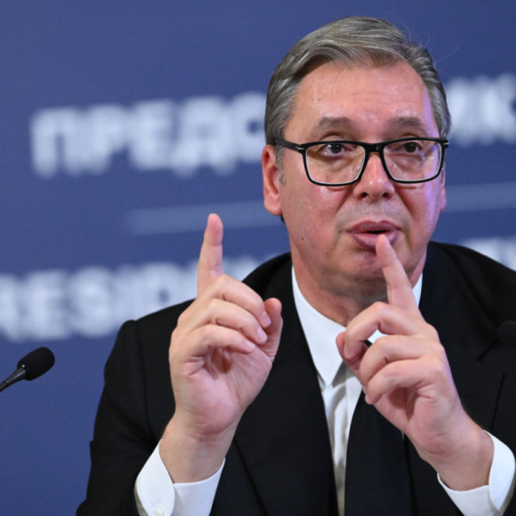 Vučić pomilovao 49 osoba: Među pomilovanima je i Mila Pajić i njeni blokaderi koji su rušili državu