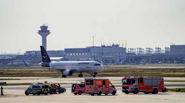 Avion sa 198 putnika prinudno sleteo: Zapalila se prenosiva baterija VIDEO