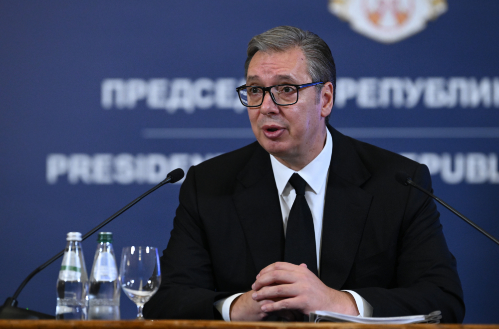 Ostavka Vučića glavna vest u svim medijima u Hrvatskoj, BiH i Crnoj Gori FOTO