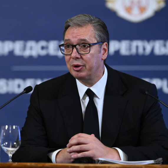 Ostavka Vučića glavna vest u svim medijima u Hrvatskoj, BiH i Crnoj Gori FOTO