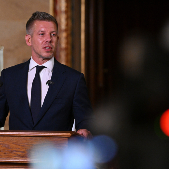Peteru Mađaru ukinut imunitet