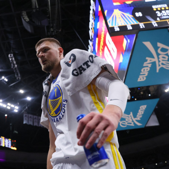 Drama i panika: Porzingis je bolestan!