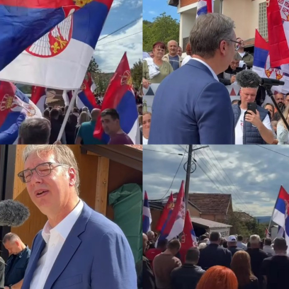 Vučić sa narodom u selu Leskovac: "Nervozni su, Đukanović se meša u izbore"; Dobio tortu i "koka-kolu zero"