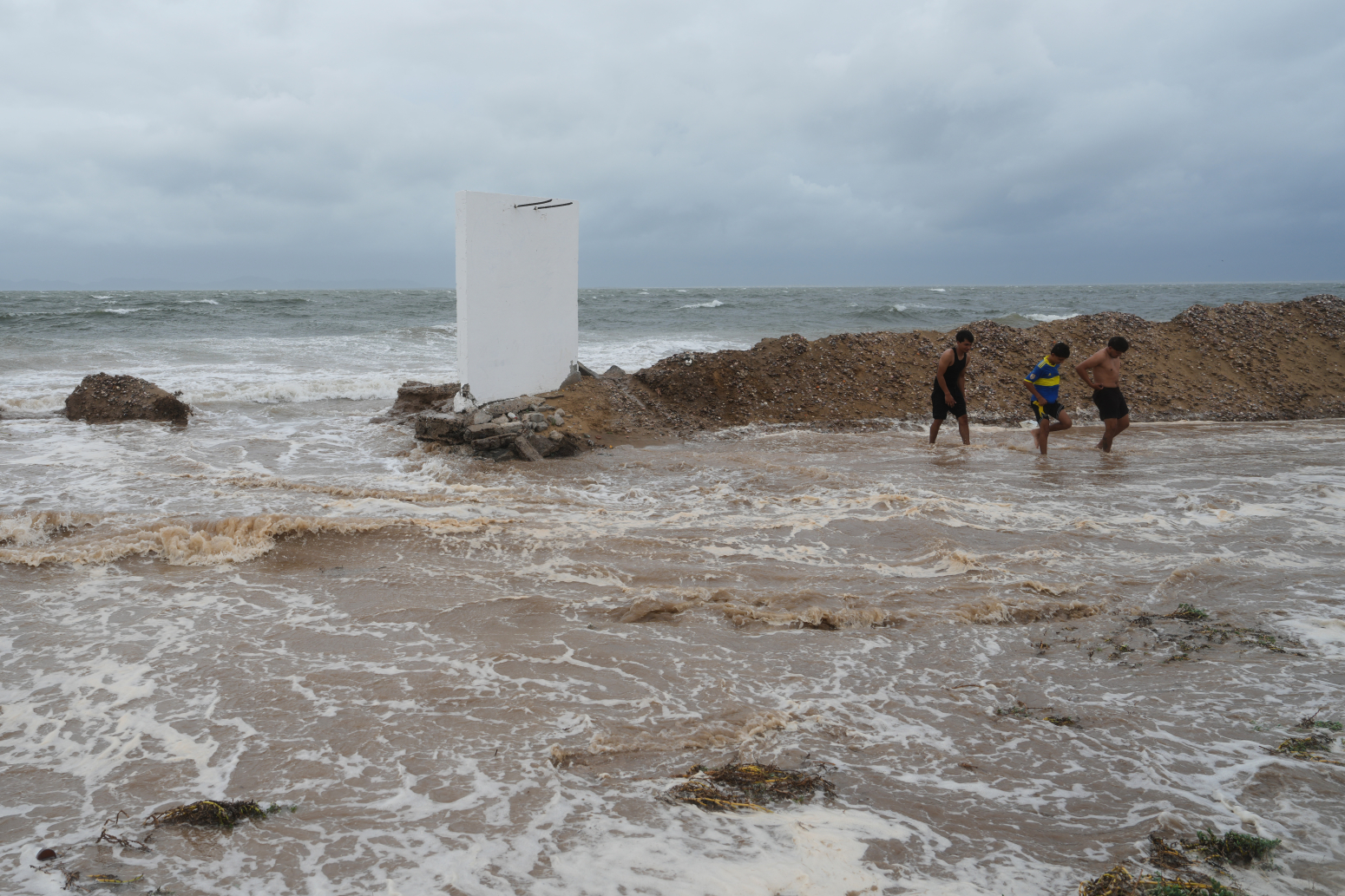 Stigao je uragan Polo; Poplave su katastrofalne, oglasili se meteorolozi: Opasno po život FOTO/VIDEO
