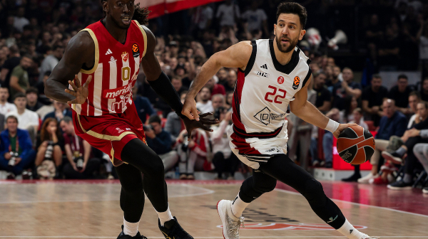 Hapoel vodi, Zvezda prati – "run and gun" košarka u Areni,