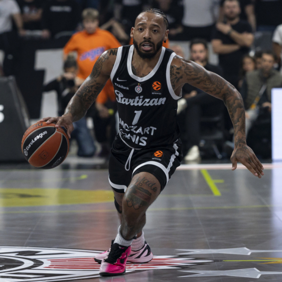 Partizan u Parizu – za drugu pobedu i prvi brejk