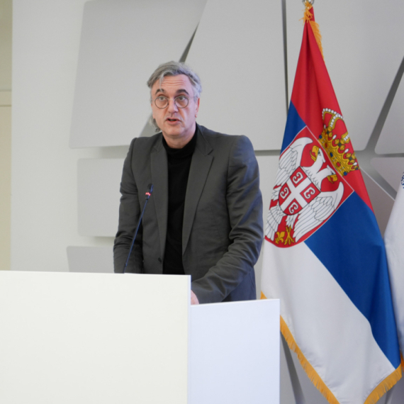 Čadež iz Brisela: "Evropski investitori očekuju stabilnost" VIDEO