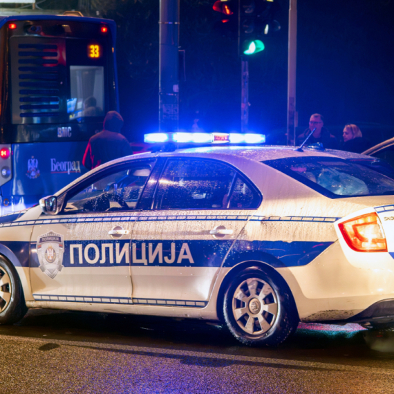 Teretno vozilo sletelo sa puta kod Ništa, usporen saobraćaj