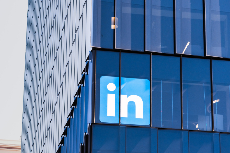 LinkedIn uvodi nove mere: Staje na put lažnim profilima i biografijama