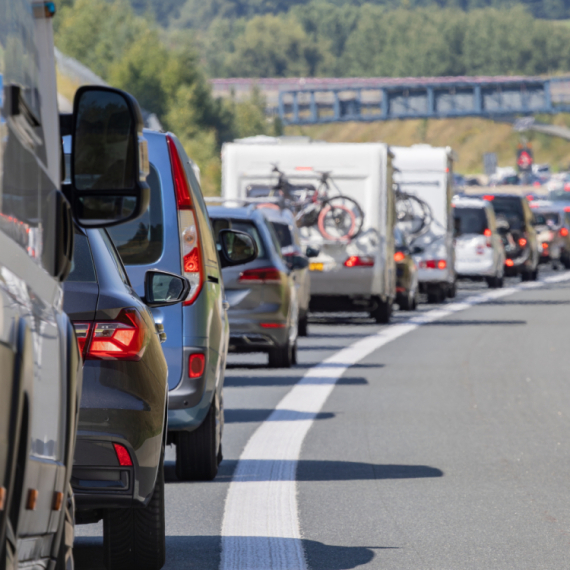Totalni kolaps na auto-putu; Sudar 14 vozila; Ima povređenih; Apsolutno sve stoji FOTO/VIDEO