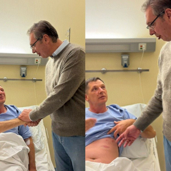 Vučić u Nišu obišao povređenog aktivistu SNS kojeg su napali blokaderi; "Sin još uvek ne zna šta se desilo"