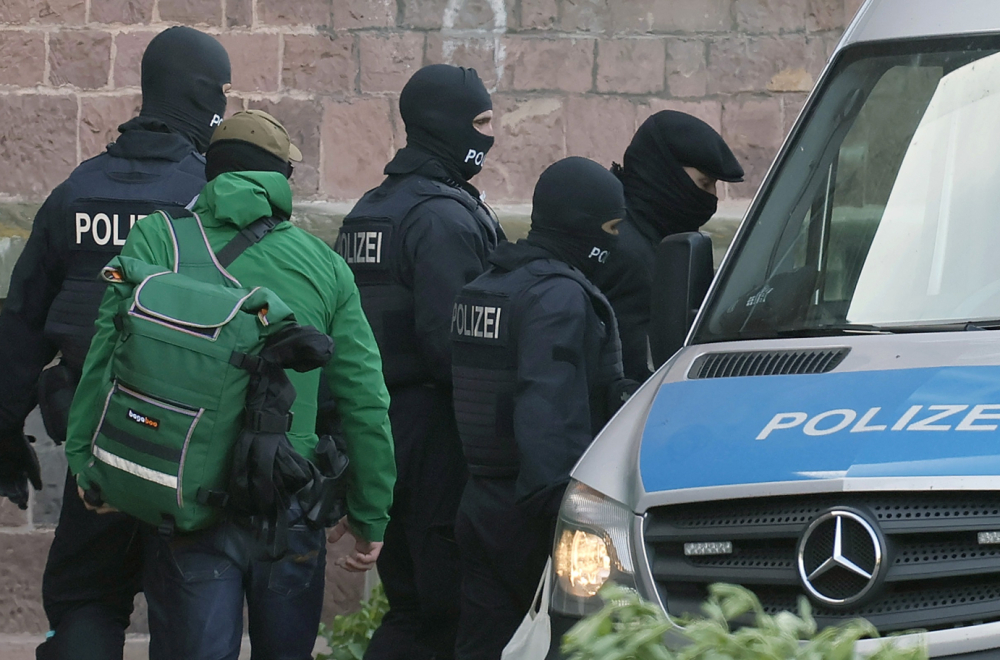 Nacizam divlja po Evropi? Prave muziku koja širi mržnju, policija otkrila "leglo"