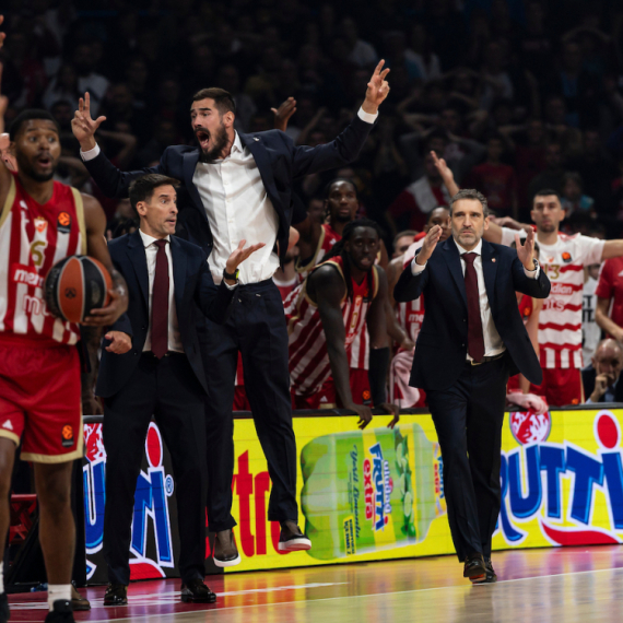 Zvezda i dalje čeka na pobedu – Efes u Areni
