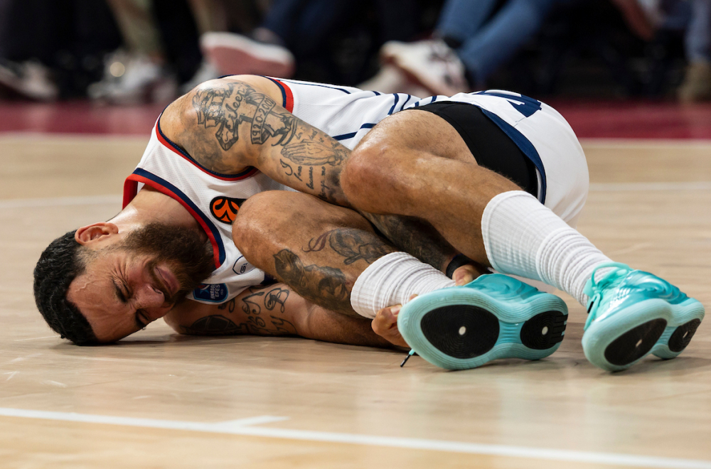 Igrači se hvatali za glavu – teška povreda Džejmsa u Areni VIDEO