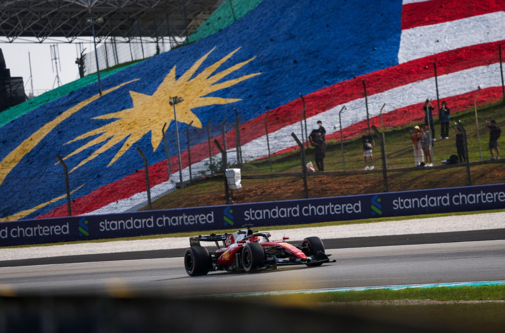 Ferari preuzeo kontrolu na Sepangu