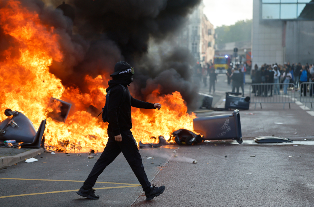 France on edge; Fears grow ahead of the weekend; Minors wrecking everything in their path VIDEO