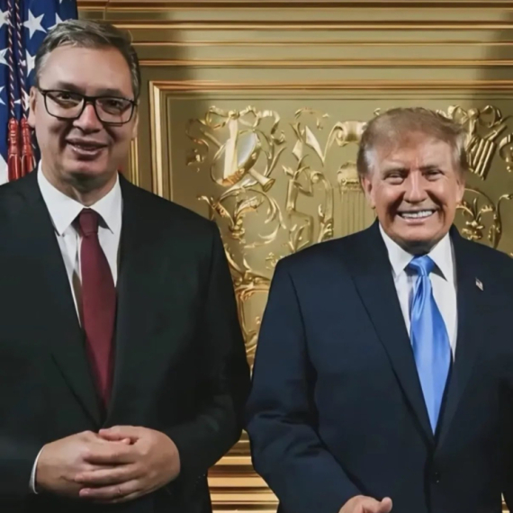 Vučić podelio fotografiju sa Trampom i poslao moćnu poruku: "Živela Srbija! Baš ovako kako je i Tramp pokazao"