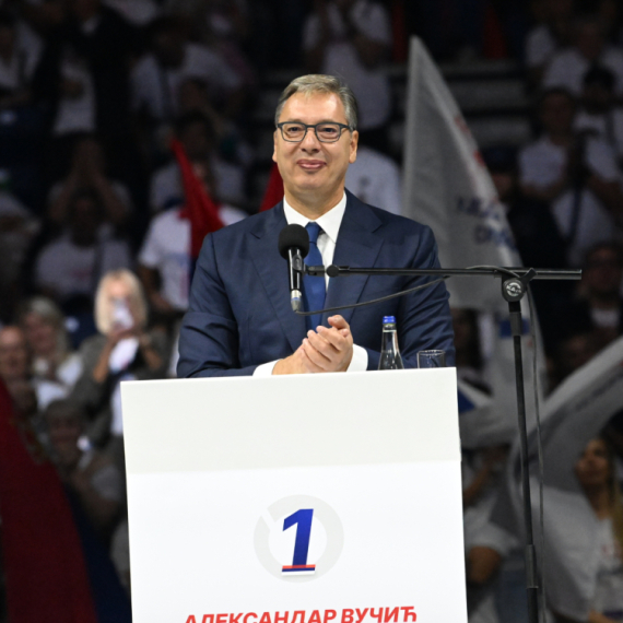 Vučić pozdravio Ljiljanu Cvjetković: "Hvala toj ženi koja je sve istrpela junački"; "Žene su stub Srbije"
