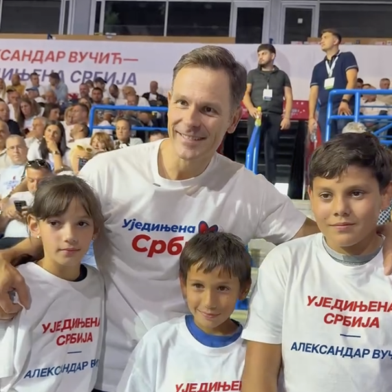 Mali iz Arene: "Ovo je slika prave Srbije!"; "Biramo bolju budućnost za našu decu" VIDEO