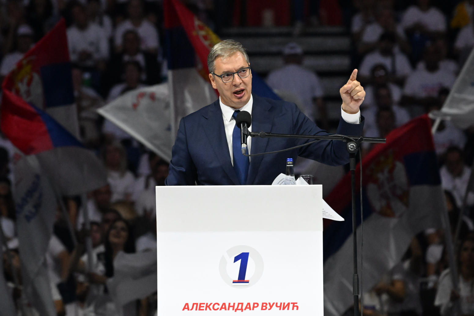 Milijarde za zdravstvo, veće plate, kraj politici u školama – ovo su Vučićeve ključne poruke sa skupa u Areni