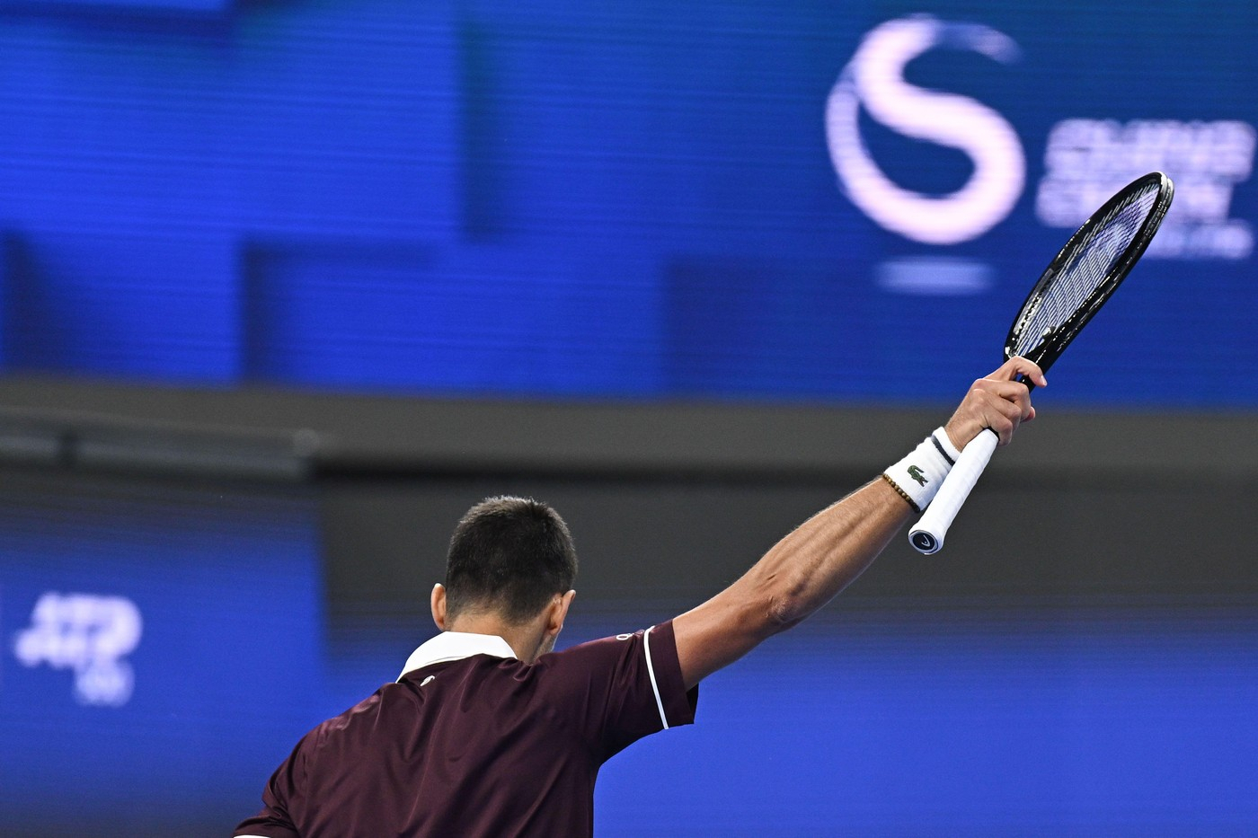 Djokovic turns back the clock and defeats Zverev to reach the semifinals!