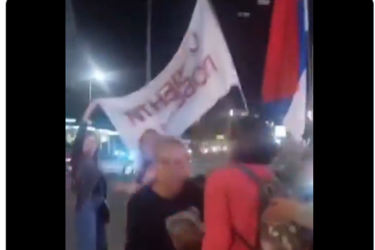 Užas na Konjarniku; napadnute pristalice SNS-a, među napadačima i Dijana Hrka