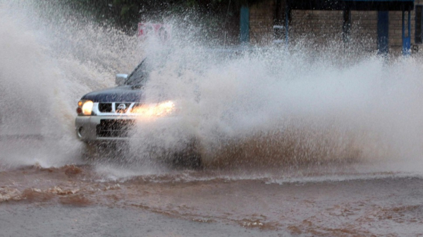 El Niño strikes: Huge chunks of ice fell from the sky; Everything was smashed to pieces VIDEO