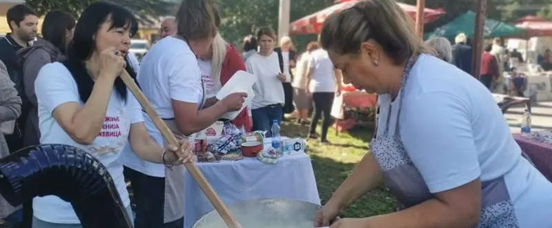 Ovde se pravi najbolji kačamak: Tokom sabora kroz prestonicu ovog specijaliteta prošlo na hiljade ljudi FOTO