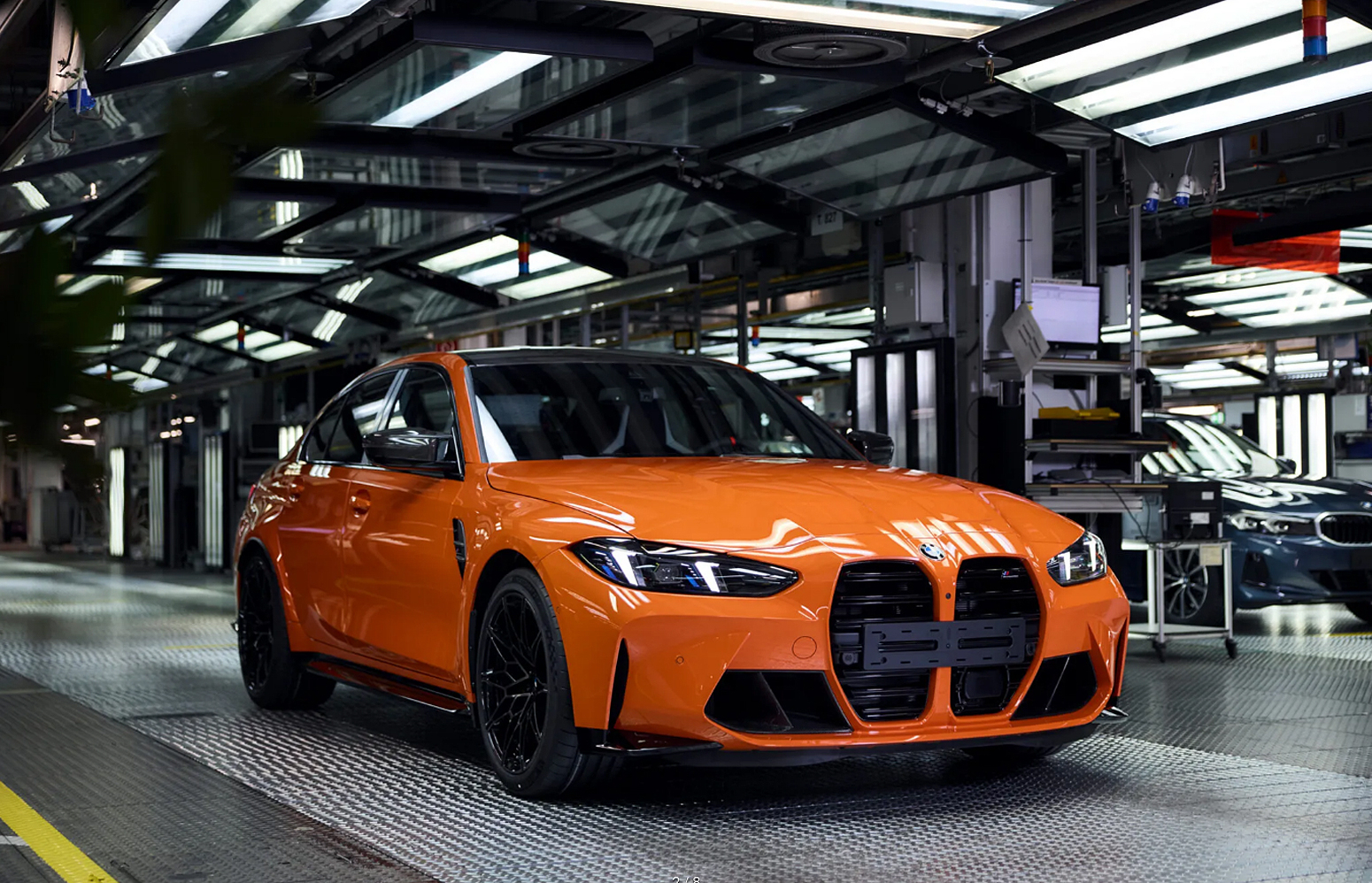 Milioniti BMW M je stigao sa posebnom bojom, ali pažnju je ukrao novi M3 EV FOTO