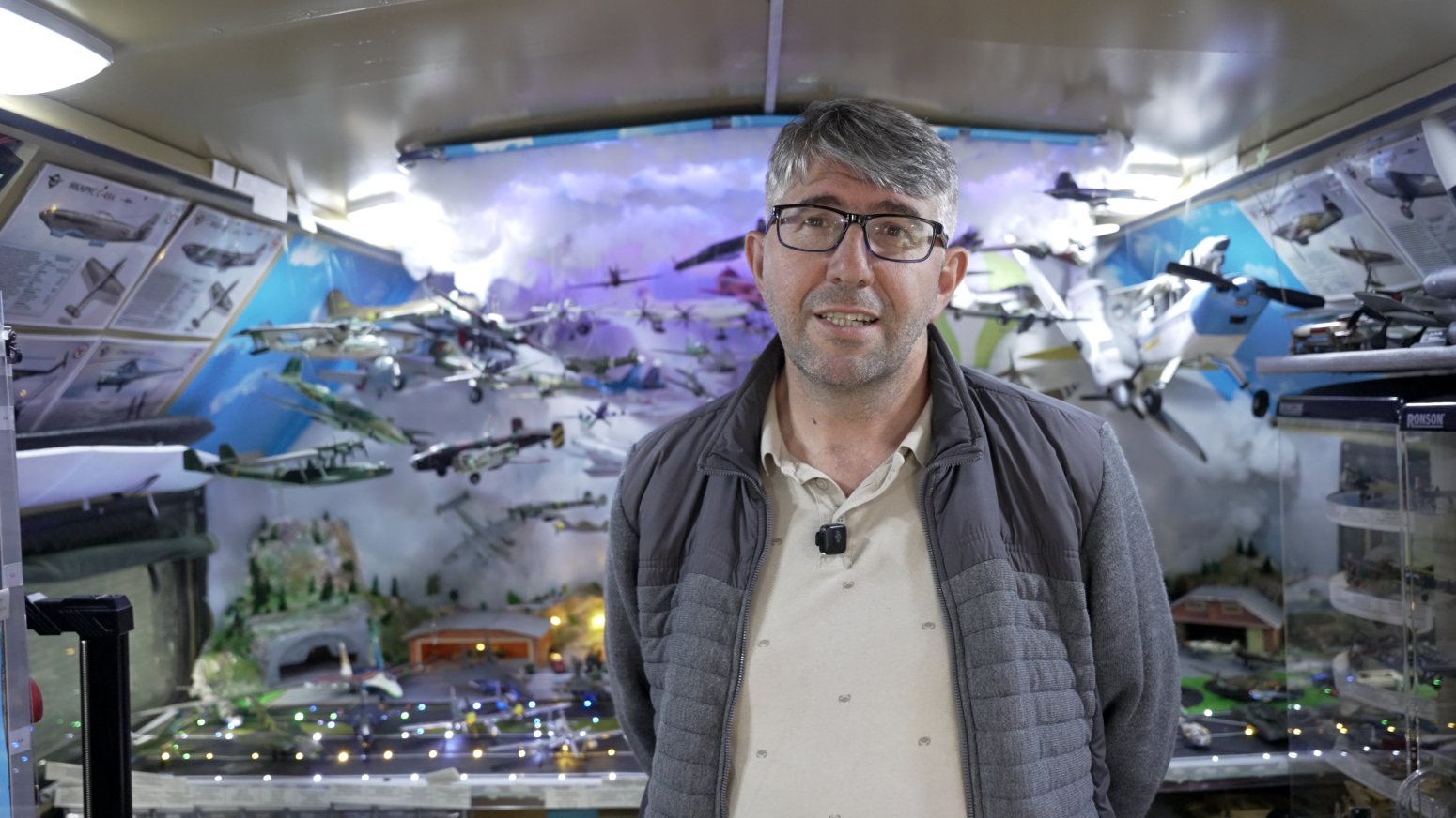 Neverovatan muzej na Zlatiboru: Samir duže od tri decenije skuplja makete aviona FOTO