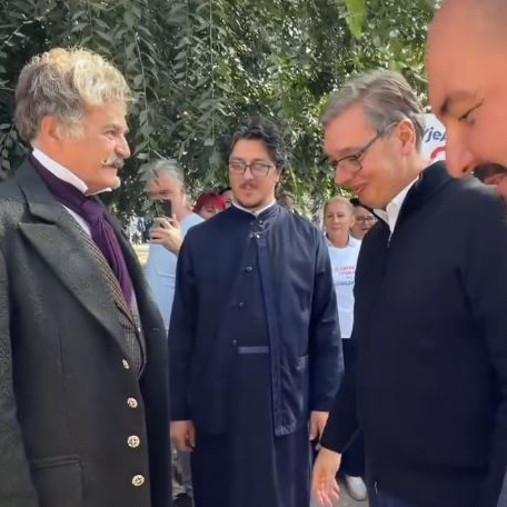 Aleksandar Vučić sreo poznatog glumca: "Ne može baš tako lako da se sakrije" VIDEO